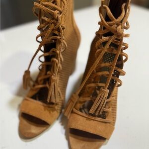 Marc Fisher Tan Suede Lace Up Ankle Booties 9.5